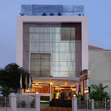 Отель Ambalakkara Regency Kottarakara Экстерьер фото