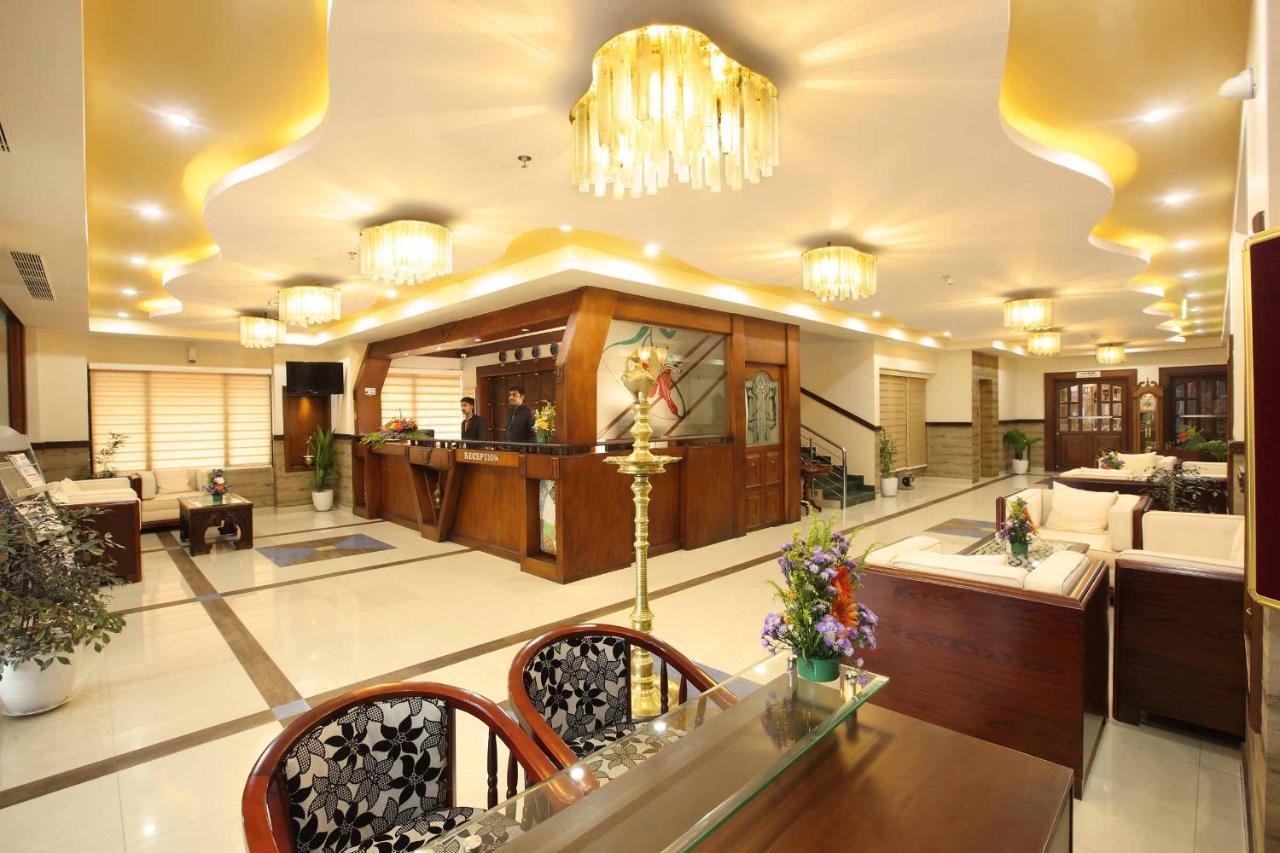 Отель Ambalakkara Regency Kottarakara Экстерьер фото